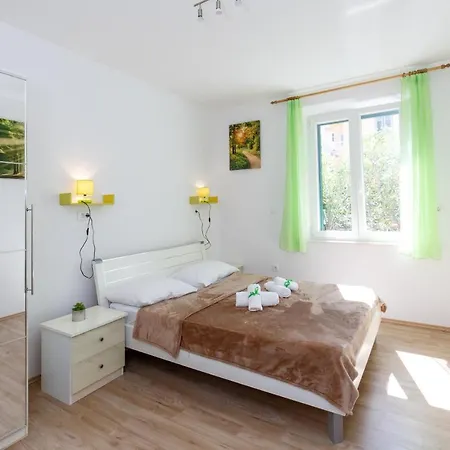 Apartment Forest *